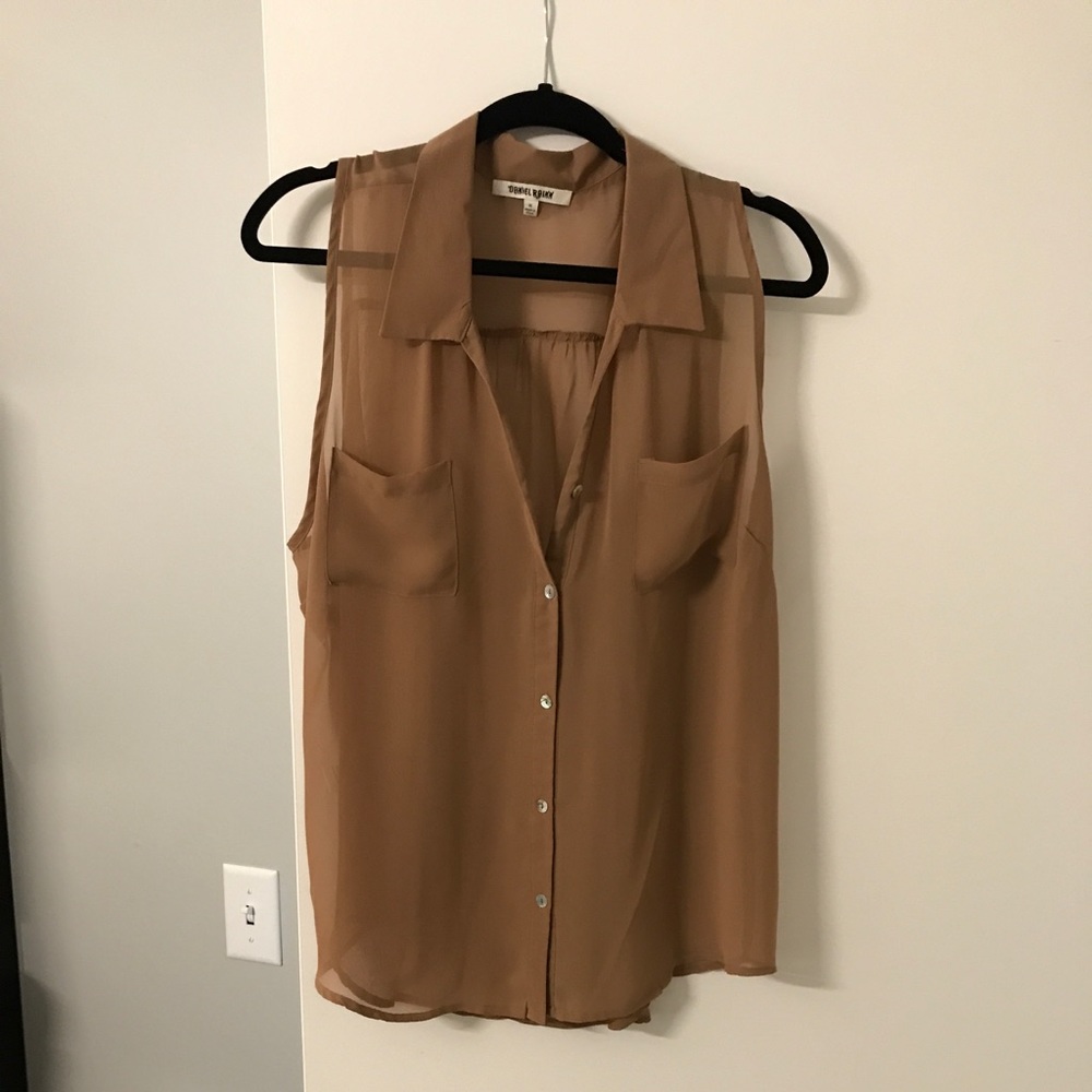 Nude tank top. Size XL. Like New. Very cute!
